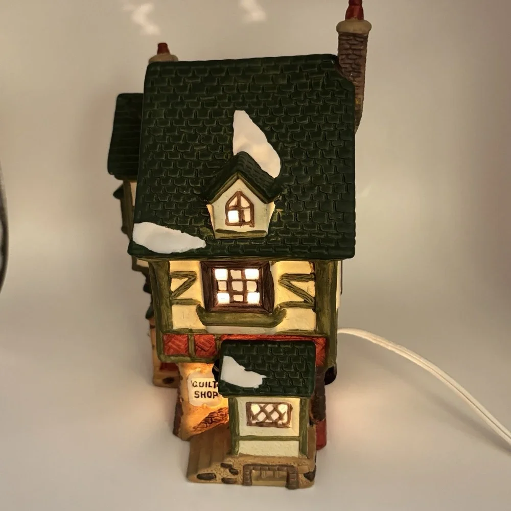 O'Well Novelty CAFE SHOP Lighted Christmas House Building 1994‎